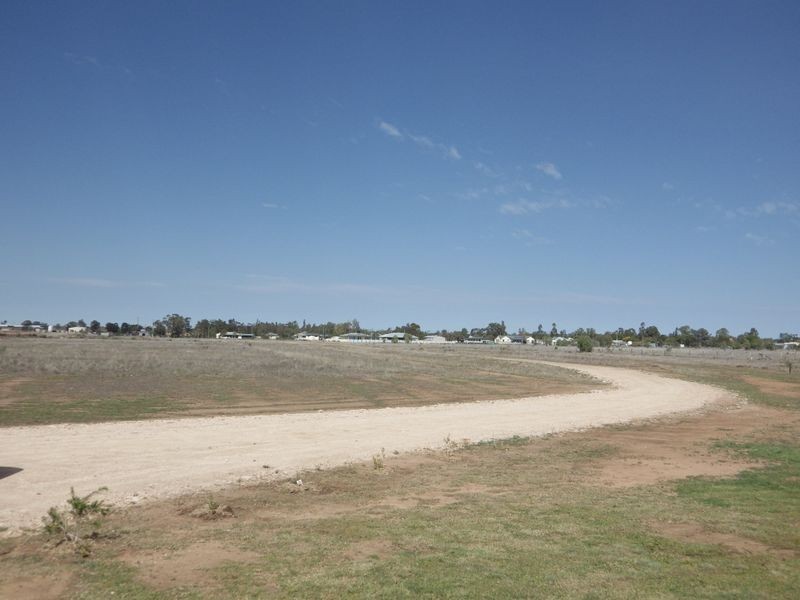 1 Swans Road, Wallumbilla QLD 4428