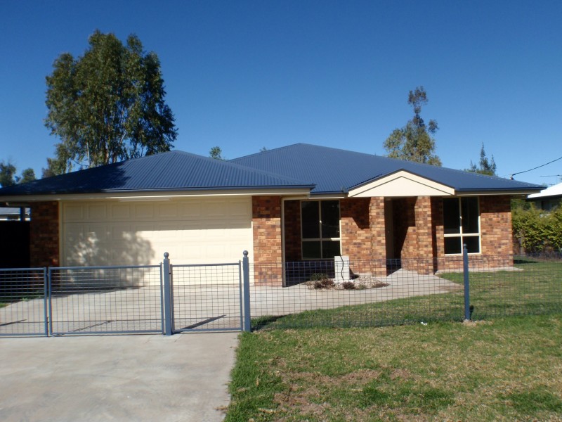 34 Lovell Street, Roma QLD 4455