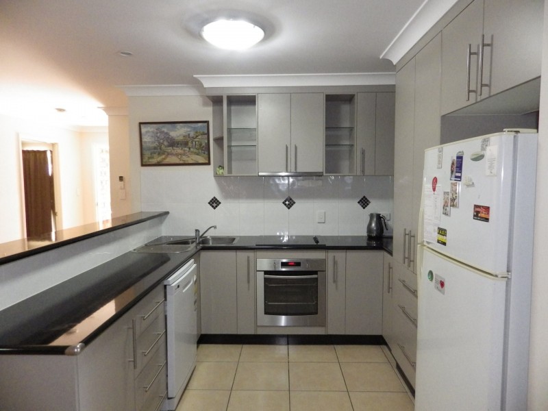 34 Lovell Street, Roma QLD 4455