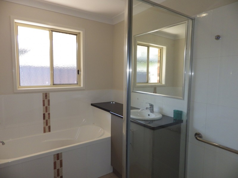 34 Lovell Street, Roma QLD 4455