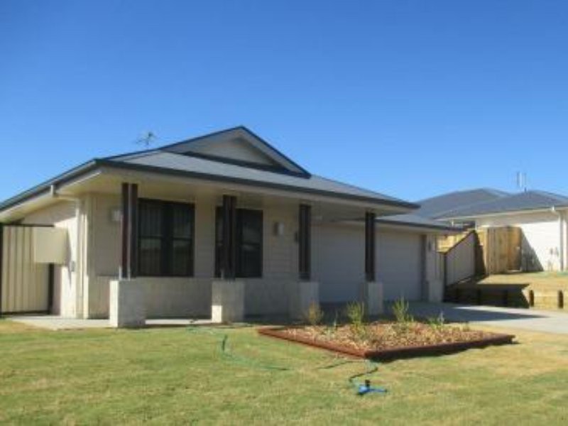 8 Dobel Way, Roma QLD 4455