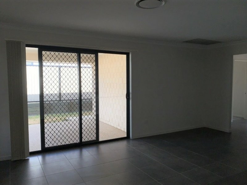 8 Dobel Way, Roma QLD 4455