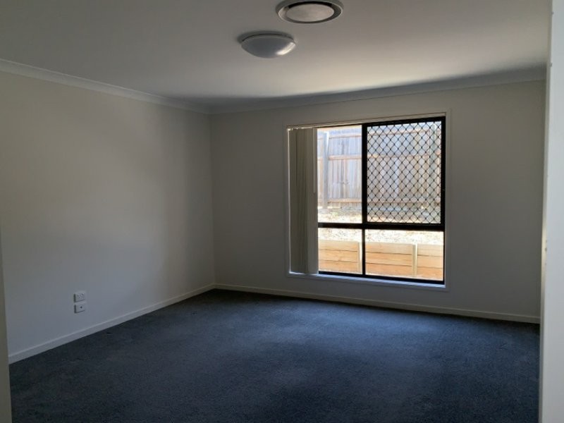 8 Dobel Way, Roma QLD 4455