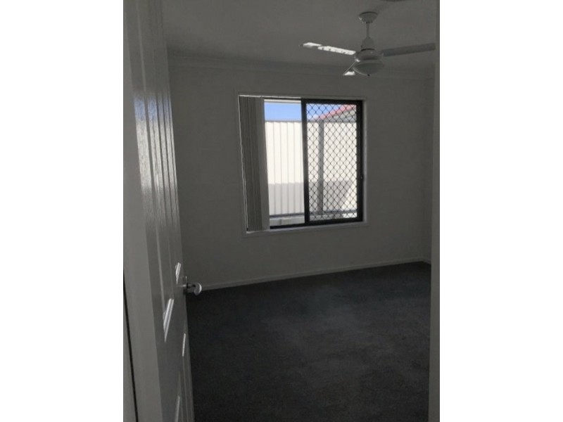 8 Dobel Way, Roma QLD 4455