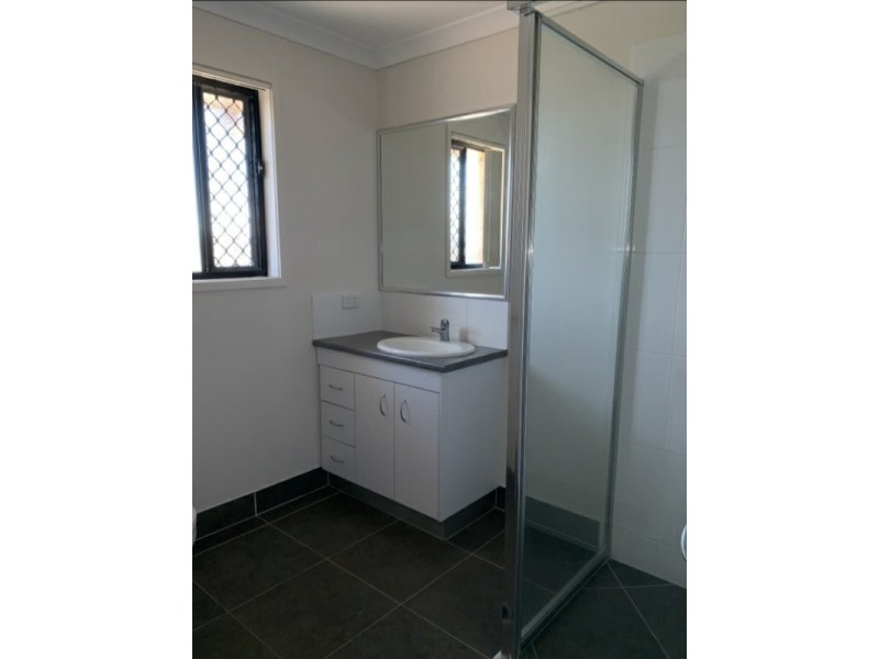 8 Dobel Way, Roma QLD 4455