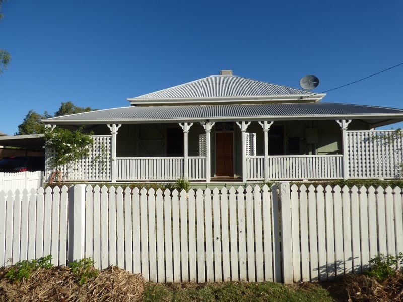 20 McDowall Street, Roma QLD 4455
