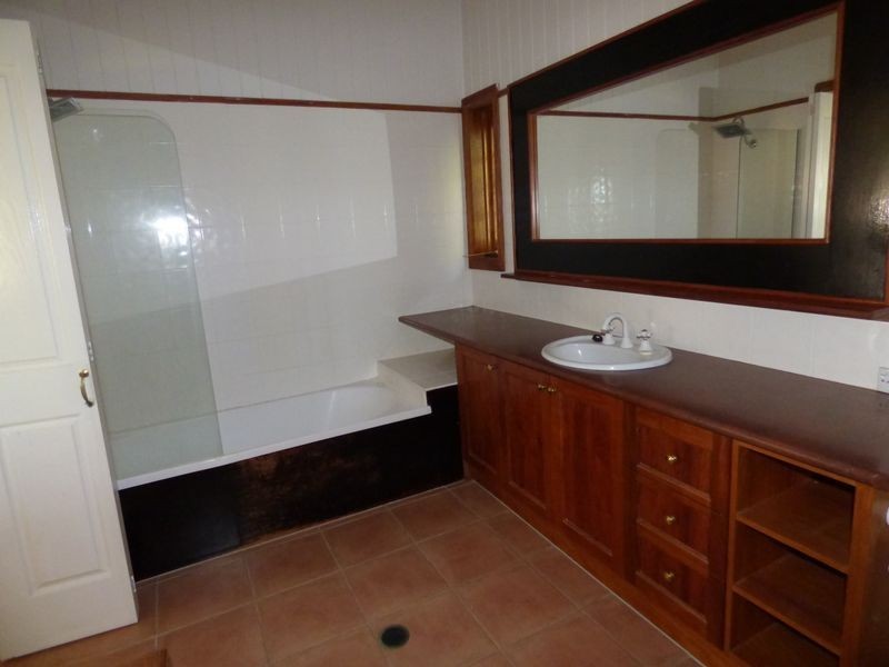 20 McDowall Street, Roma QLD 4455