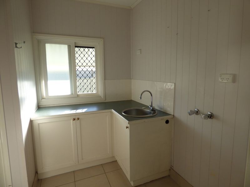 20 McDowall Street, Roma QLD 4455