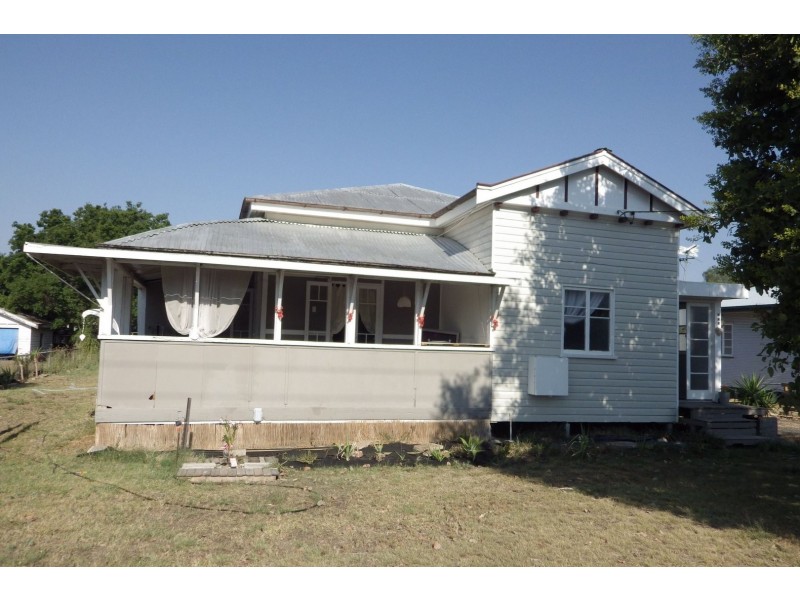 108 Arthur Street, Roma QLD 4455