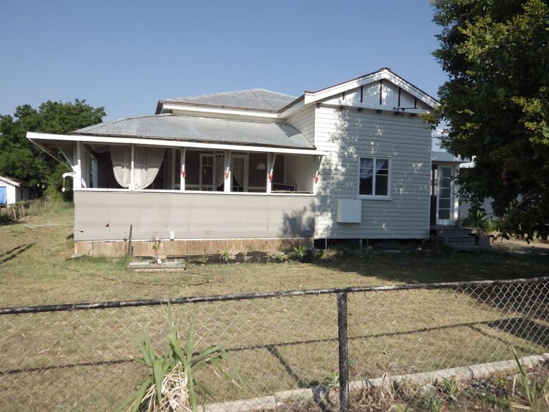 108 Arthur Street, Roma QLD 4455