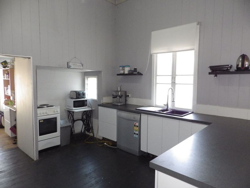 108 Arthur Street, Roma QLD 4455