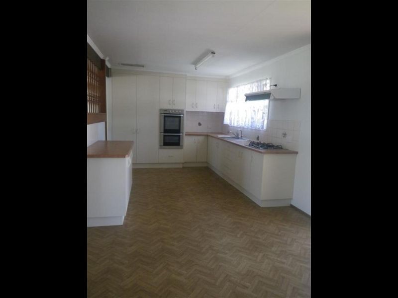 47 Taylor Street, Roma QLD 4455