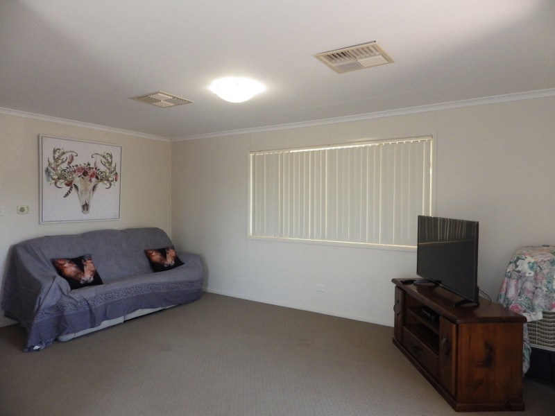 24 South Street, Roma QLD 4455