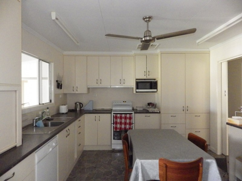 60 Russell Street, Wallumbilla QLD 4428