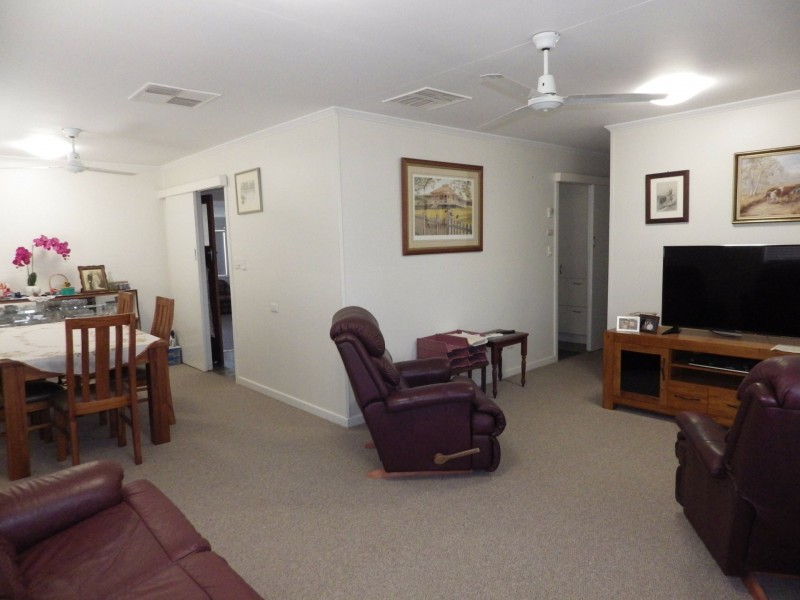 60 Russell Street, Wallumbilla QLD 4428