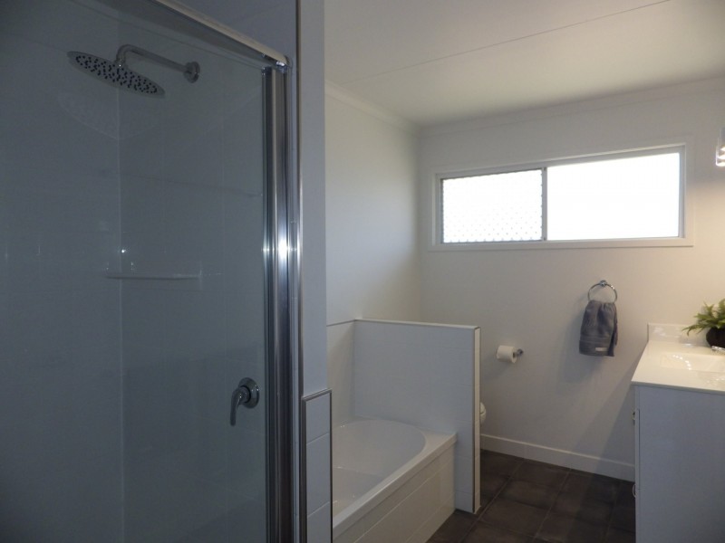 22 Downs Street, Roma QLD 4455