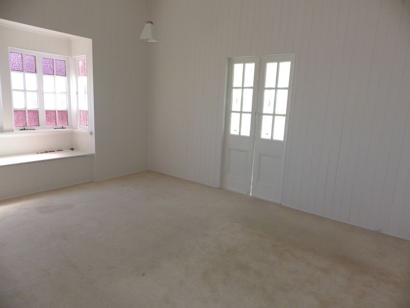 18 Albert Street, Roma QLD 4455
