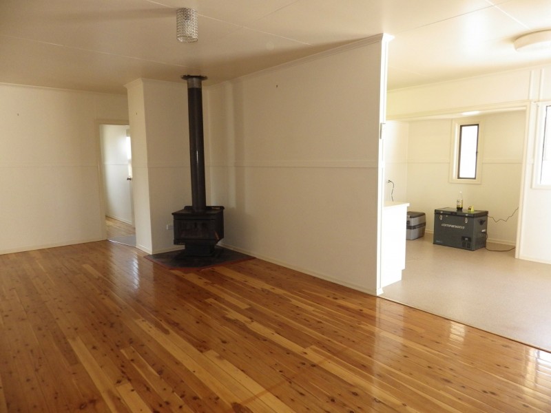 56 Rugby Street, Mitchell QLD 4465