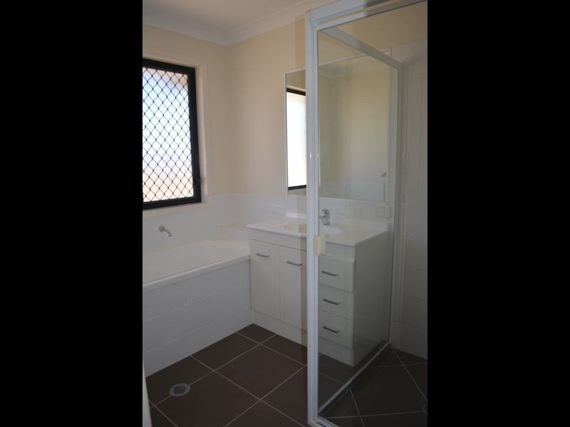 71 Taylor Street, Roma QLD 4455