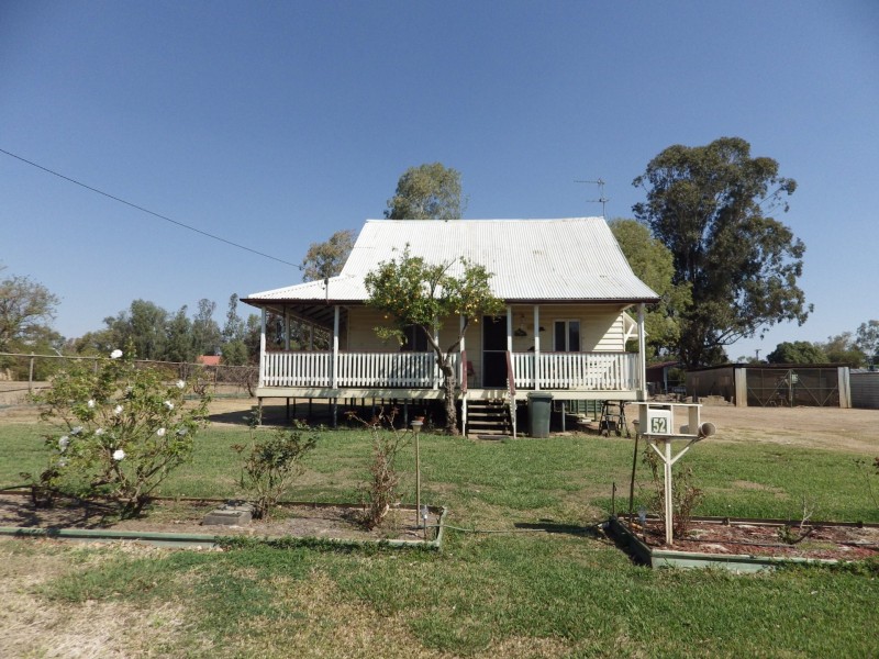 52 William Street, Surat QLD 4417