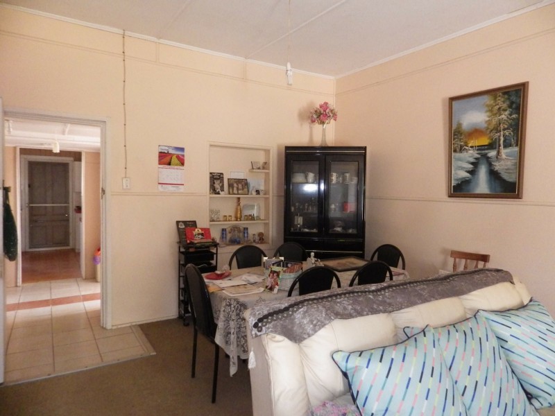 52 William Street, Surat QLD 4417