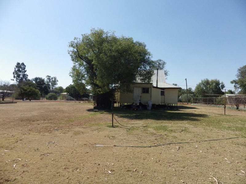 52 William Street, Surat QLD 4417