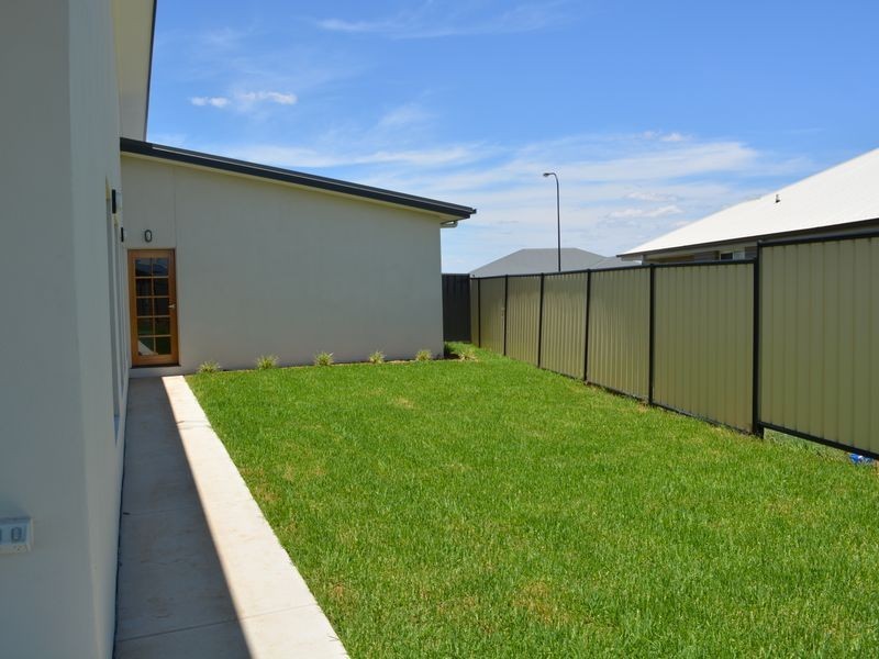 17 Beetson Drive, Roma QLD 4455
