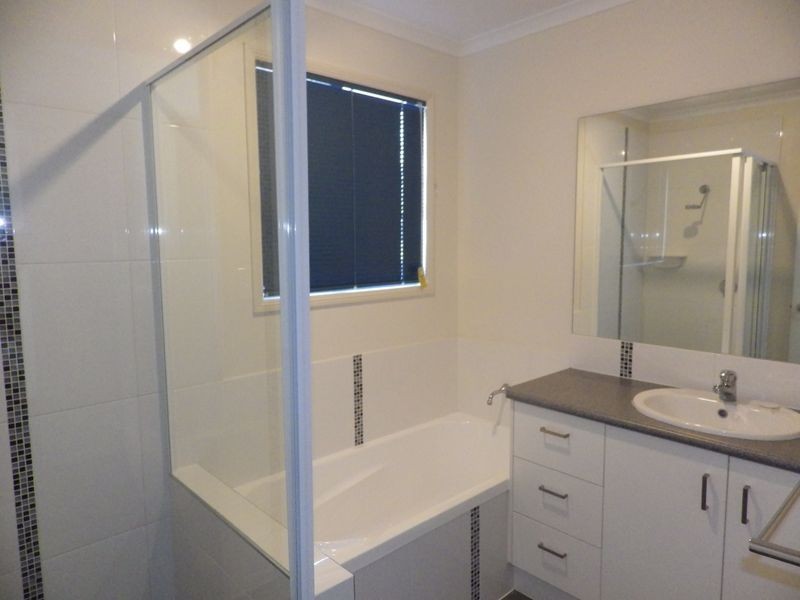 Unit 1/30 Saunders Street, Roma QLD 4455