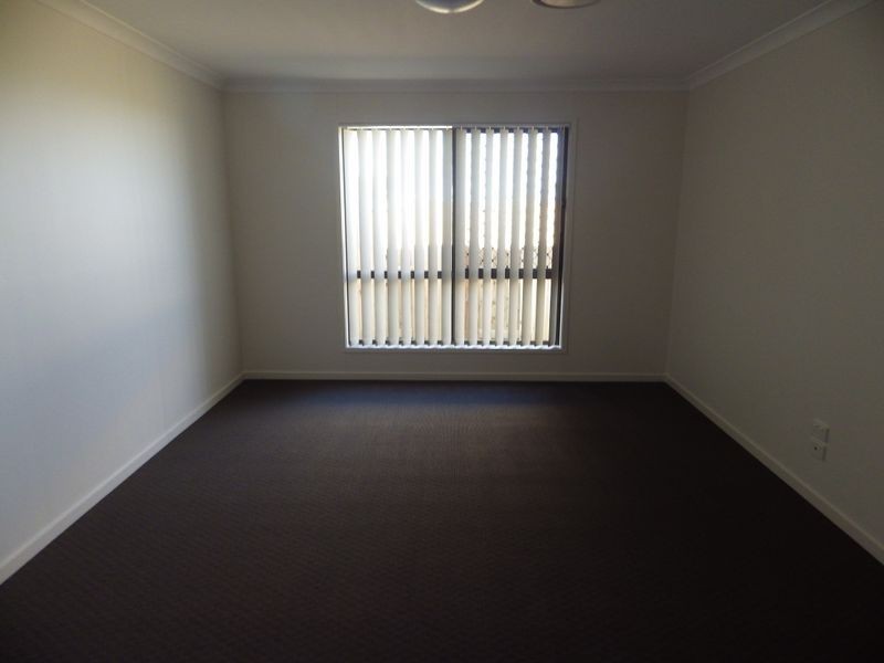21 Bromeliad Circuit, Roma QLD 4455