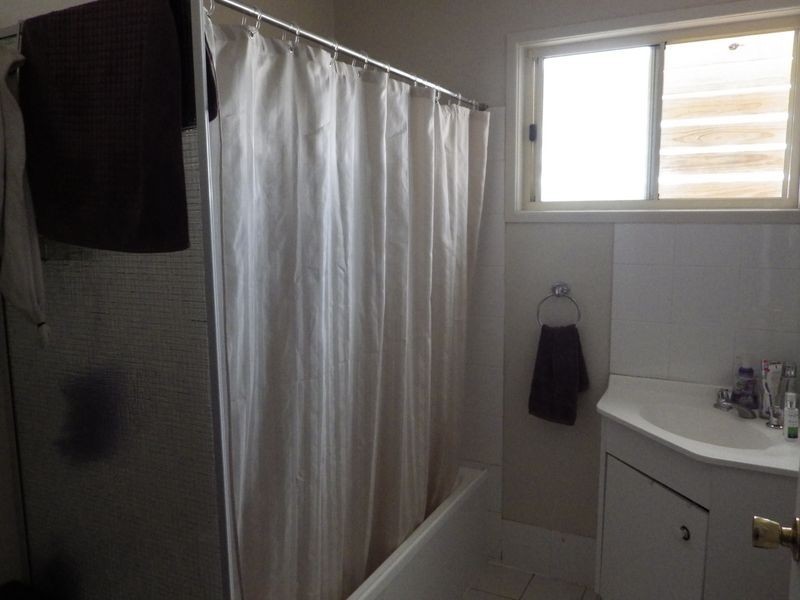 20 Alex Parade, Roma QLD 4455