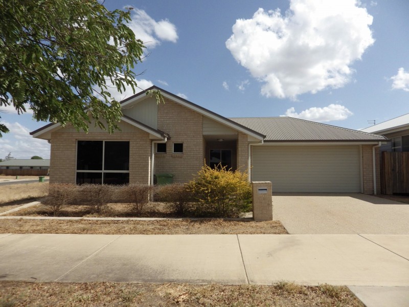 12 Lomandra Avenue, Roma QLD 4455