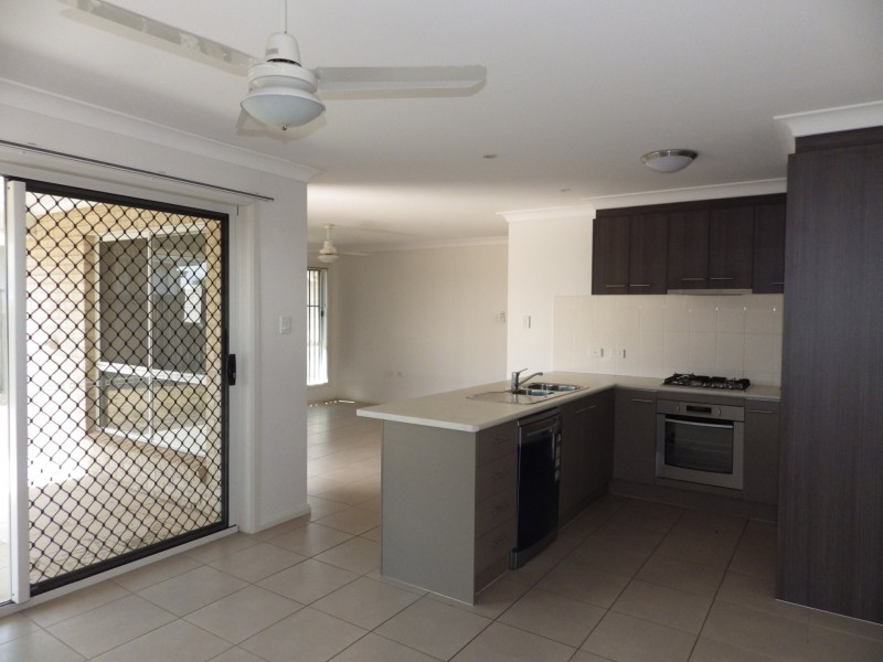 12 Lomandra Avenue, Roma QLD 4455