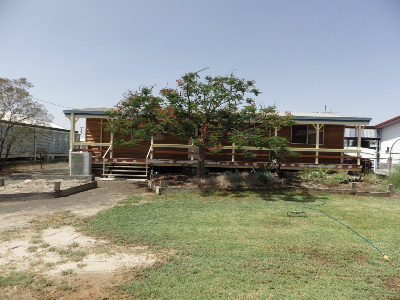 32 Derry Street, Roma QLD 4455