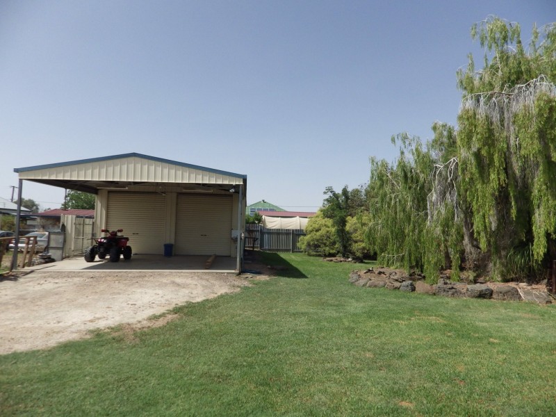 32 Derry Street, Roma QLD 4455