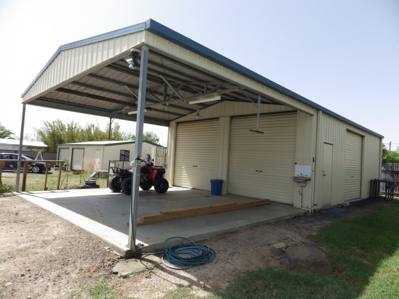 32 Derry Street, Roma QLD 4455