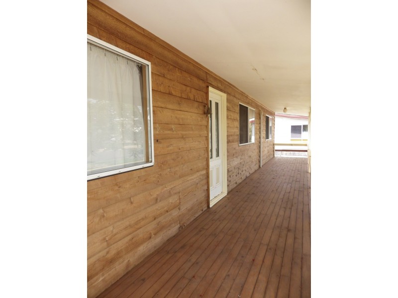 32 Derry Street, Roma QLD 4455