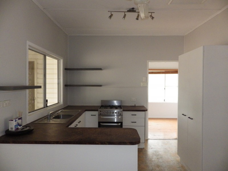 15 Wright Street, Roma QLD 4455