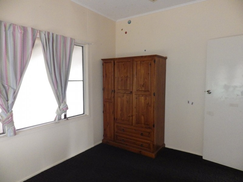 15 Wright Street, Roma QLD 4455