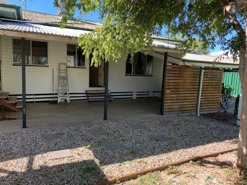 15 Wright Street, Roma QLD 4455