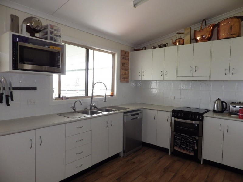 130 Woodside Road, Roma QLD 4455