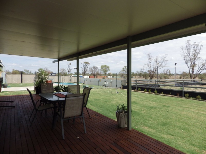 130 Woodside Road, Roma QLD 4455