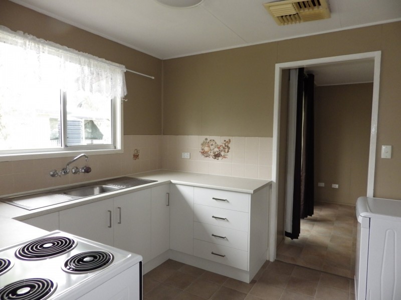 20 Elmer Street, Roma QLD 4455