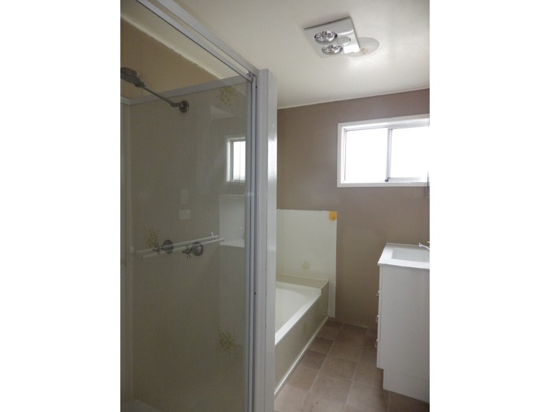 20 Elmer Street, Roma QLD 4455