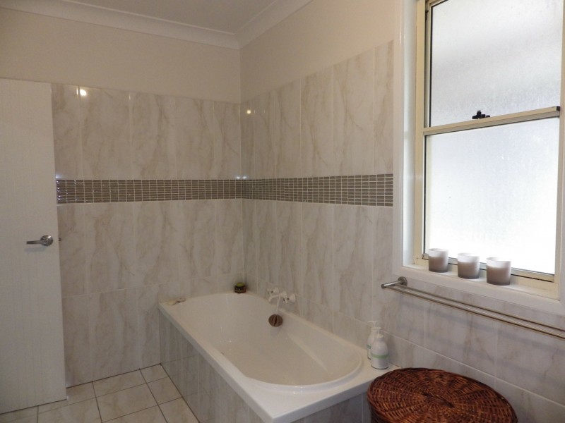 15 George Street, Roma QLD 4455