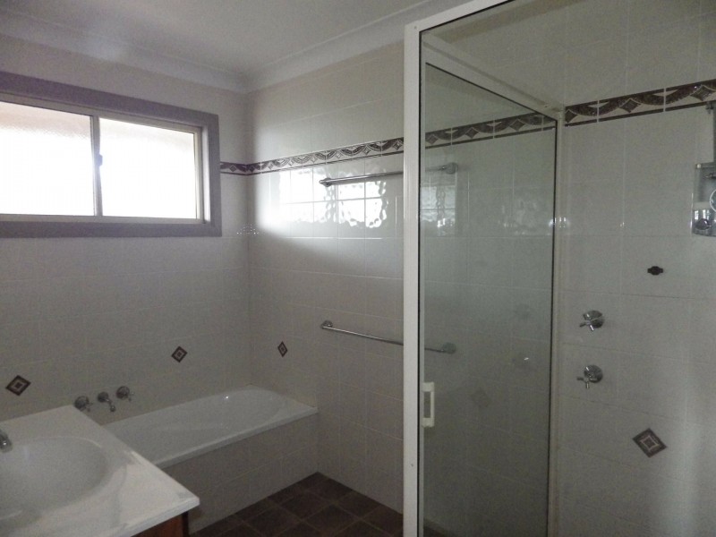 20 Karalee Court, Roma QLD 4455