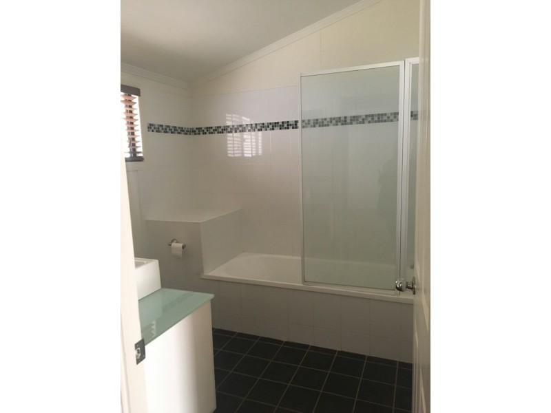 19 George Street, Roma QLD 4455