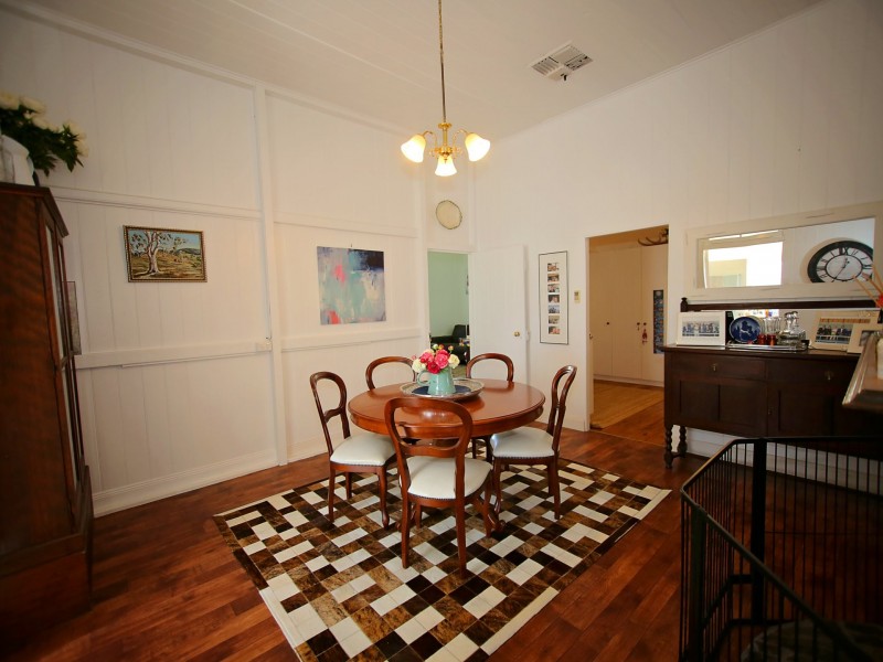 25 William Street, Roma QLD 4455