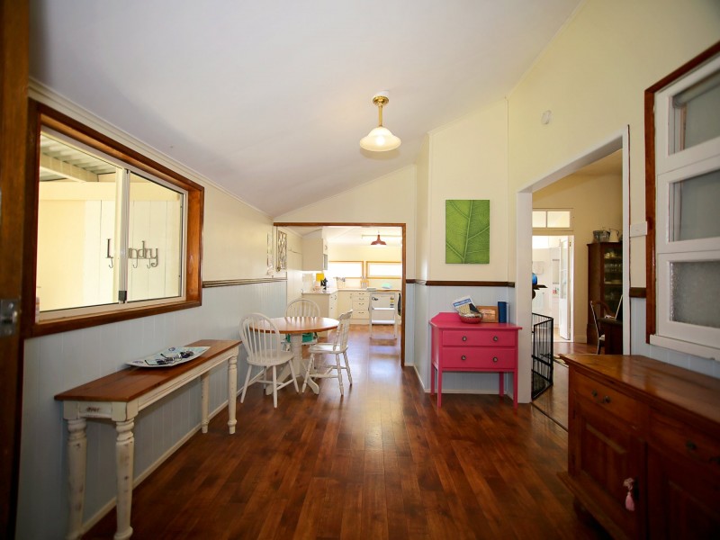 25 William Street, Roma QLD 4455