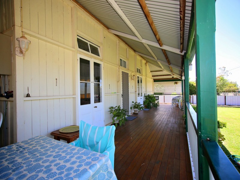 25 William Street, Roma QLD 4455