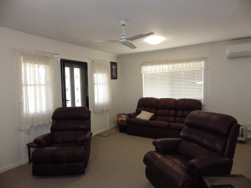 60 Russell Street, Wallumbilla QLD 4428